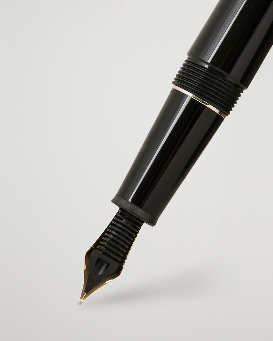 Herr | Pennor | Montblanc | 145 Classique Meisterstück F Fountain Pen Platinum Line