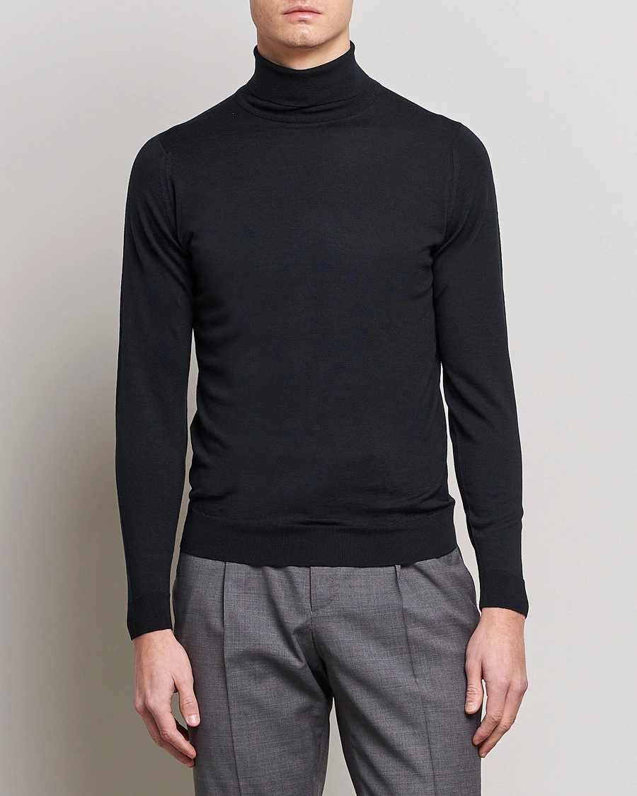 Herr | Tidlösa klassiker | John Smedley | Cherwell Extra Fine Merino Rollneck Black