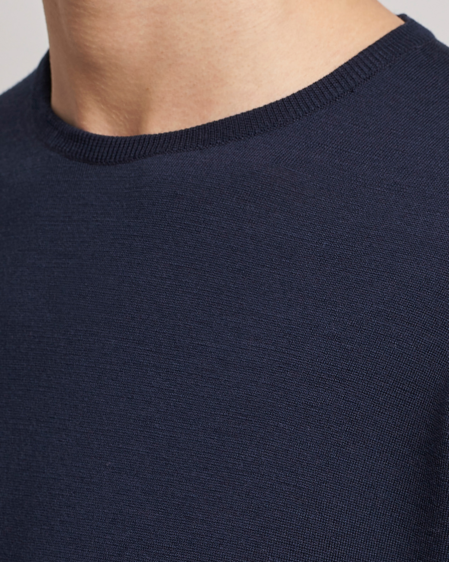 Herr | Tröjor | John Smedley | Lundy Extra Fine Merino Crew Neck Midnight