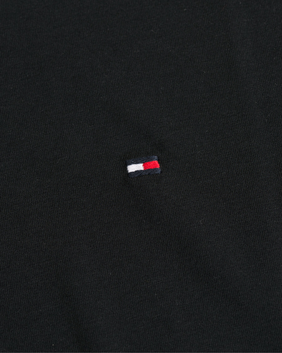 Herr | T-Shirts | Tommy Hilfiger | Slim Fit Stretch V-Neck Tee Flag Black