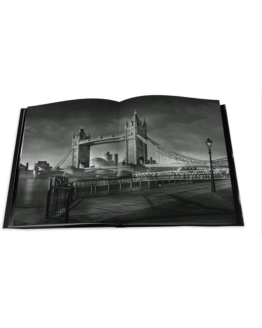 Herr | New Mags The Light of London Book | New Mags | The Light of London Book