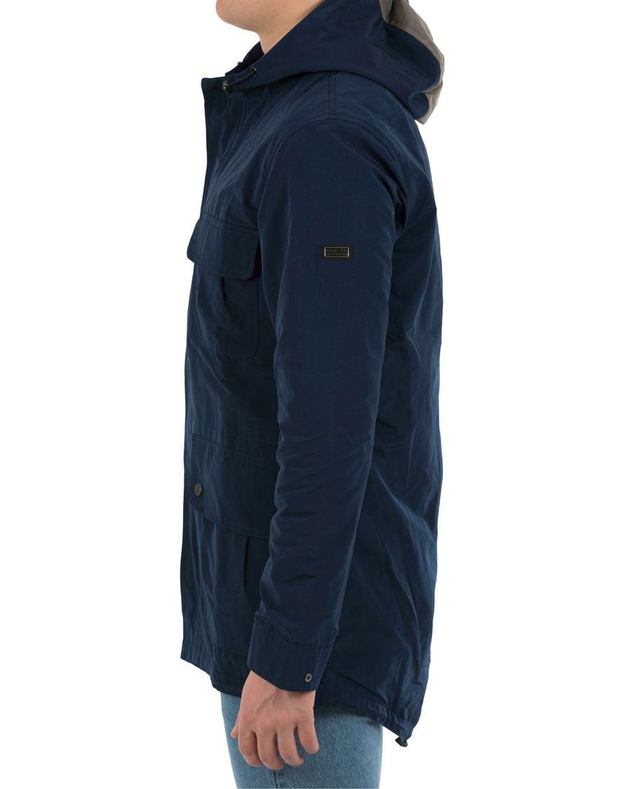 Herr | Jackor | Barbour International | Pack Fishtail Parka Blue