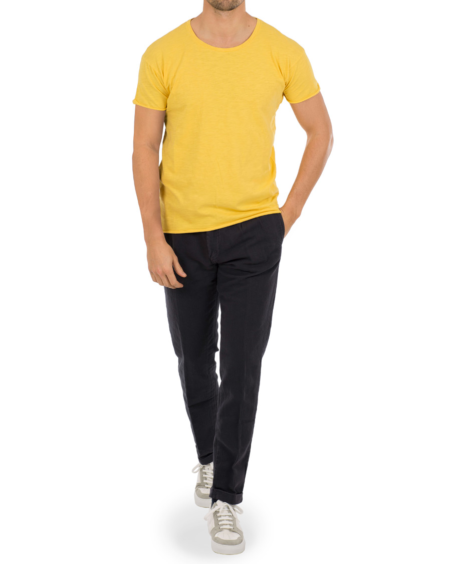 Herr | T-Shirts | Nudie Jeans | Roger Slub Tee Sun Yellow
