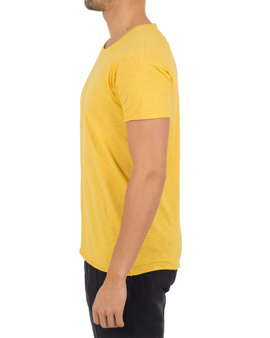 Herr | T-Shirts | Nudie Jeans | Roger Slub Tee Sun Yellow