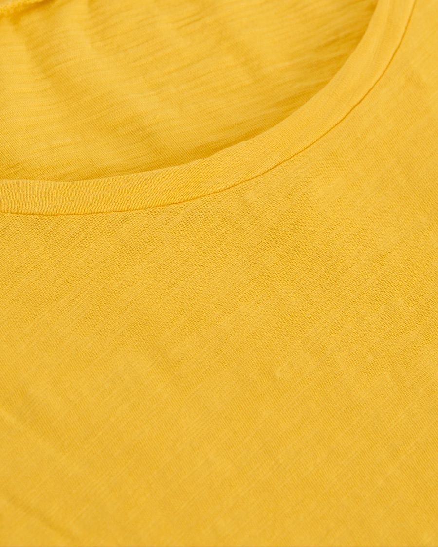 Herr | T-Shirts | Nudie Jeans | Roger Slub Tee Sun Yellow