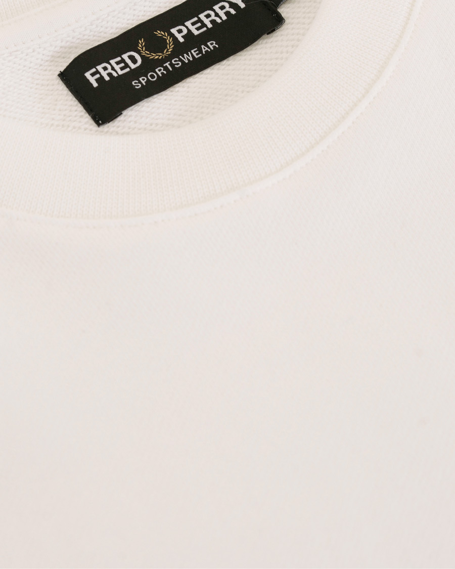 Herr | Tröjor | Fred Perry | Monocrome Tennis Logo Crew Neck Sweatshirt White