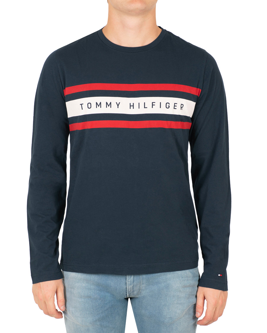 Herr | T-Shirts | Tommy Hilfiger | Logo Band Graphic Long Sleeve Tee Navy Blazer
