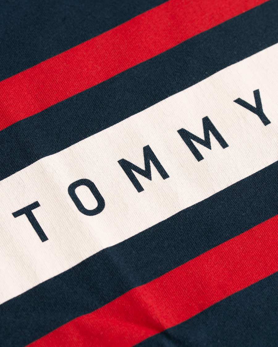 Herr | T-Shirts | Tommy Hilfiger | Logo Band Graphic Long Sleeve Tee Navy Blazer