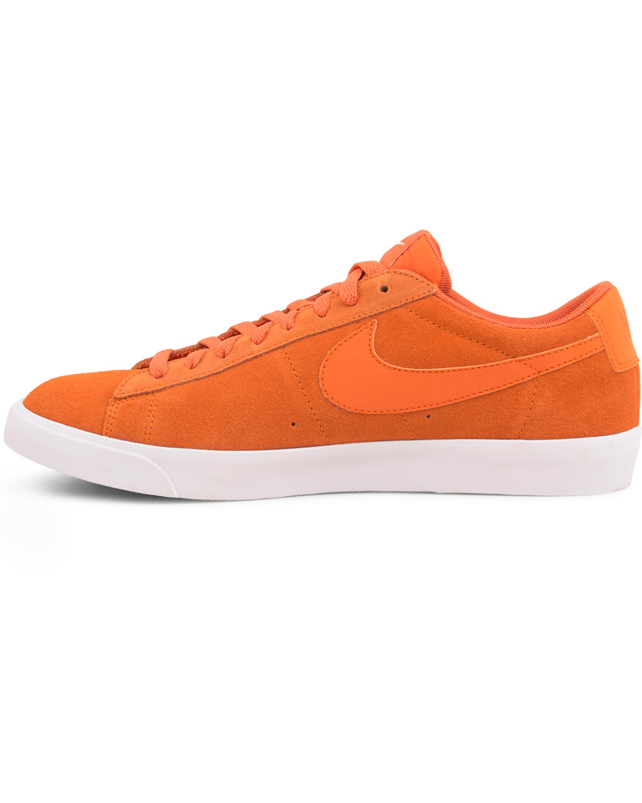 Herr | Nike Blazer Low Suede Sneaker Campfire Orange | Nike | Blazer Low Suede Sneaker Campfire Orange