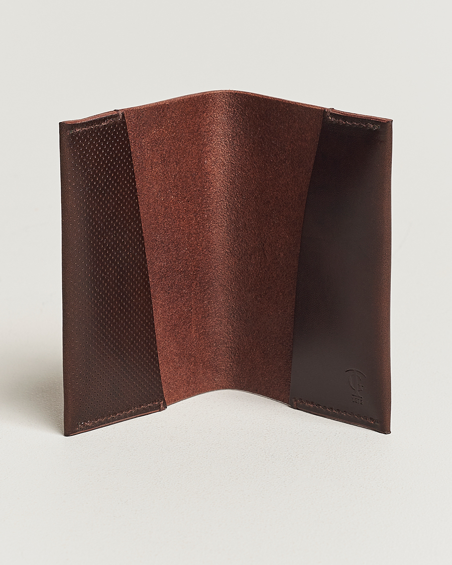 Herr | Plånböcker | Tärnsjö Garveri | Passport Cover Dark Brown