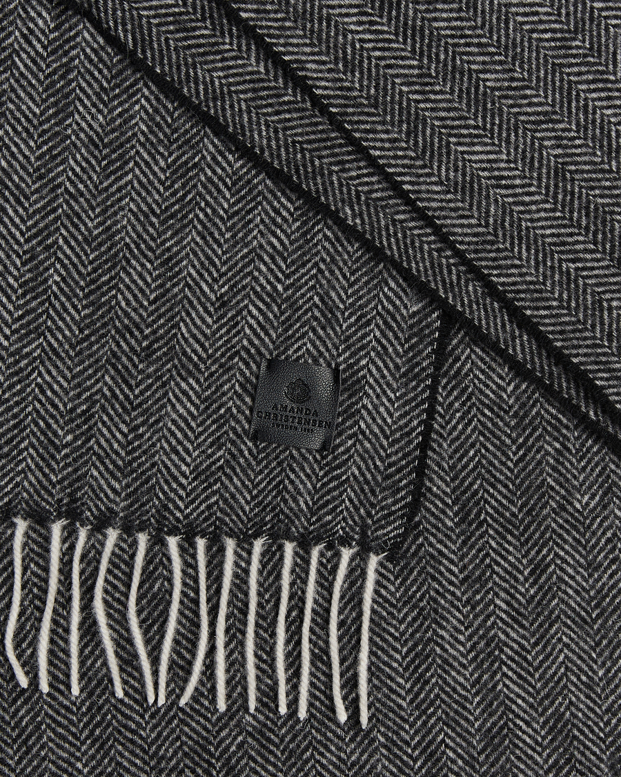 Herr | Amanda Christensen Wool Herringbone Scarf Black | Amanda Christensen | Wool Herringbone Scarf Black