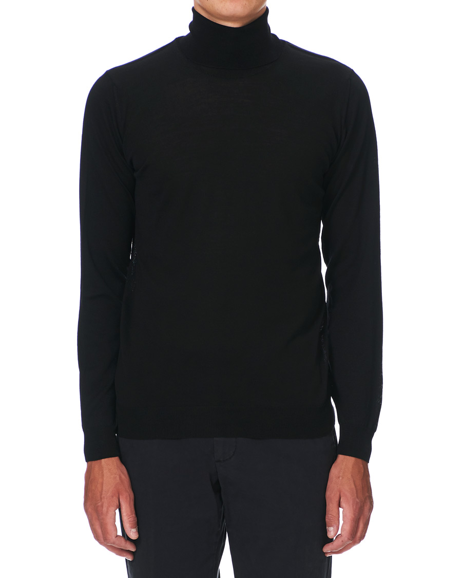 Herr | Fira nyår med stil | Oscar Jacobson | Cole Extra Fine Merino Rollneck Black