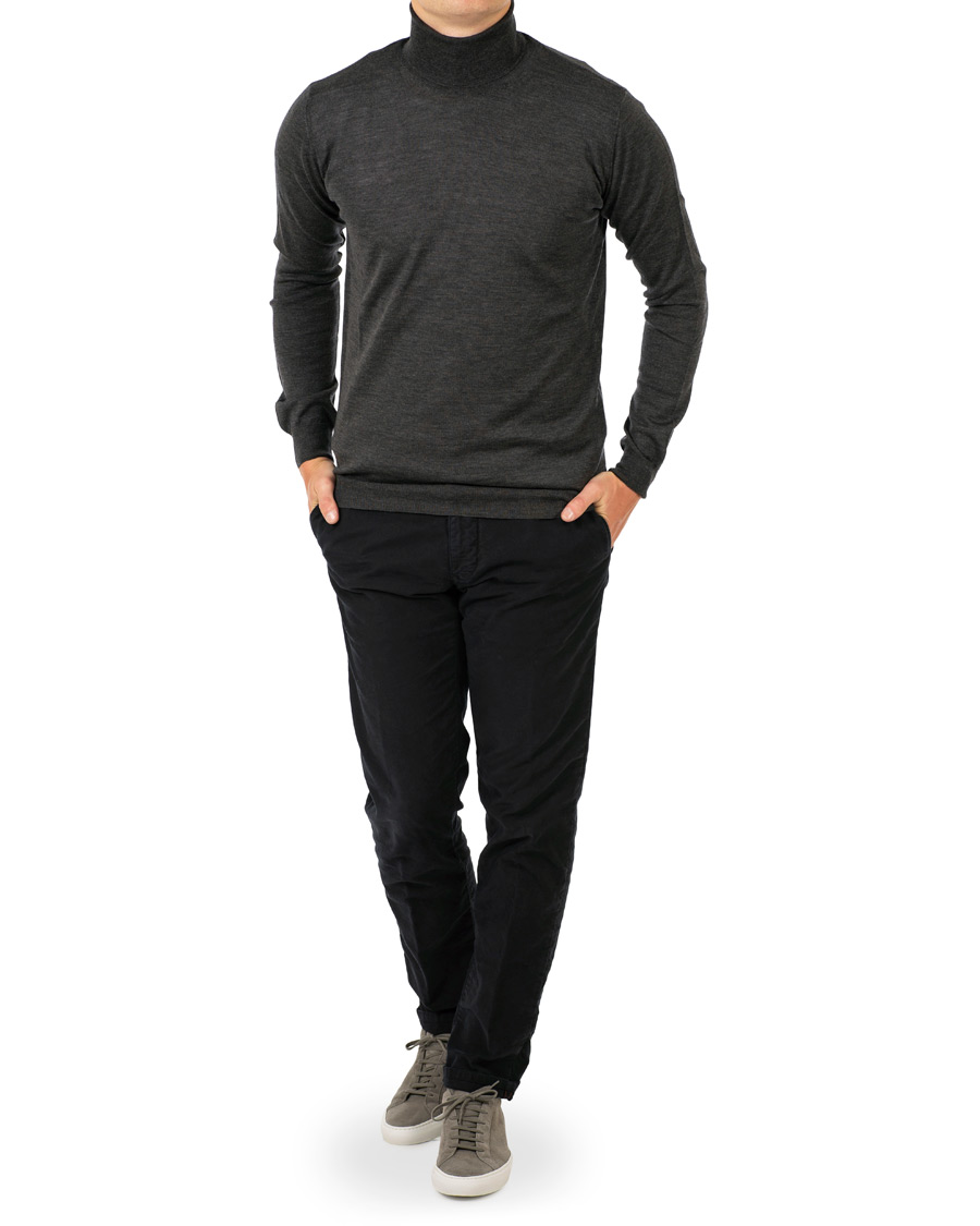 Herr | Tröjor | Oscar Jacobson | Cole Extra Fine Merino Rollneck Dark Grey
