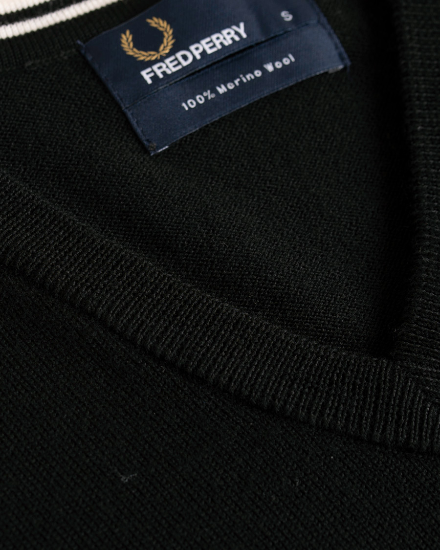 Herr | Tröjor | Fred Perry | Merino Wool V-Neck Pullover Black