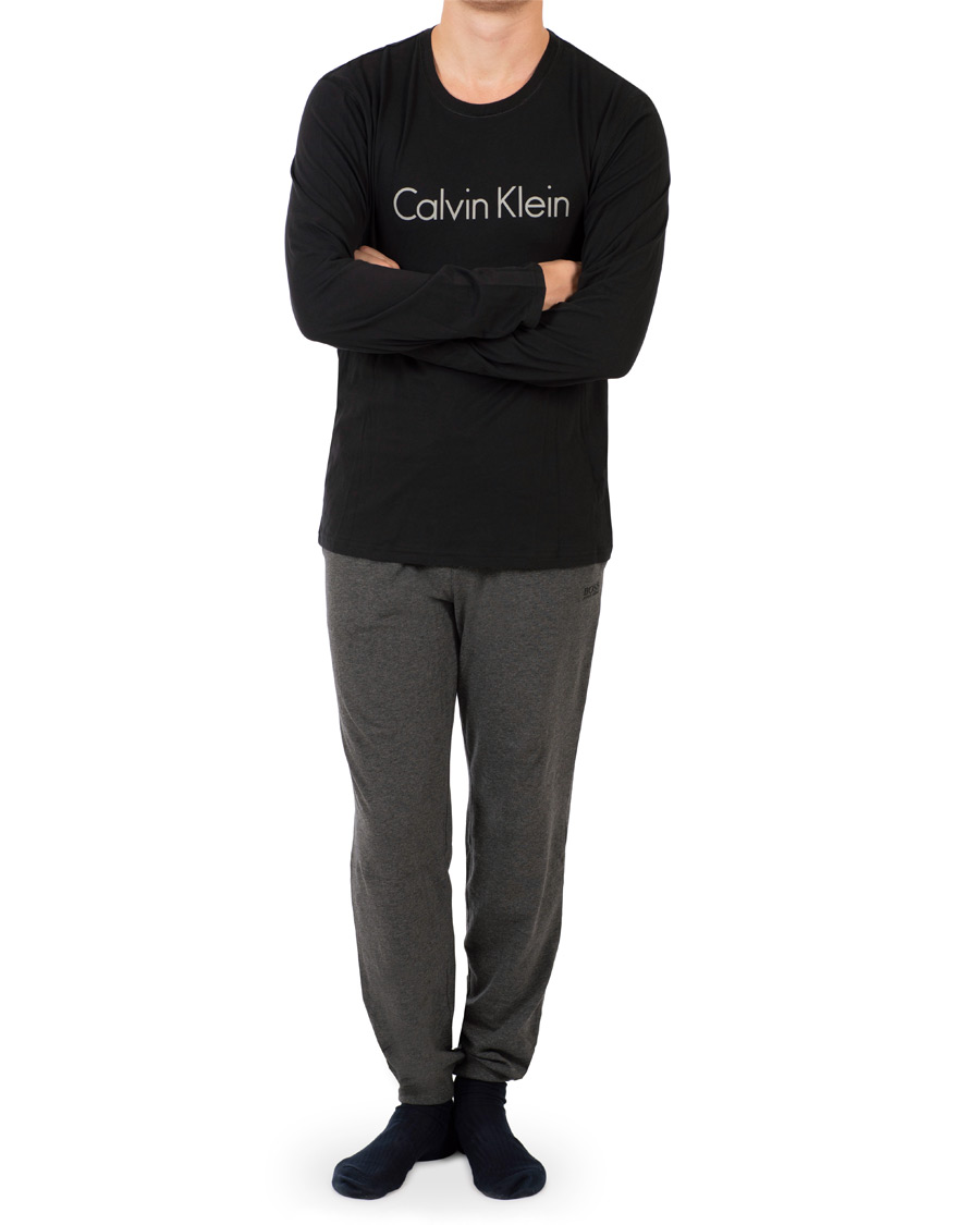 Herr | T-Shirts | Calvin Klein | Logo Long Sleeve Tee Black