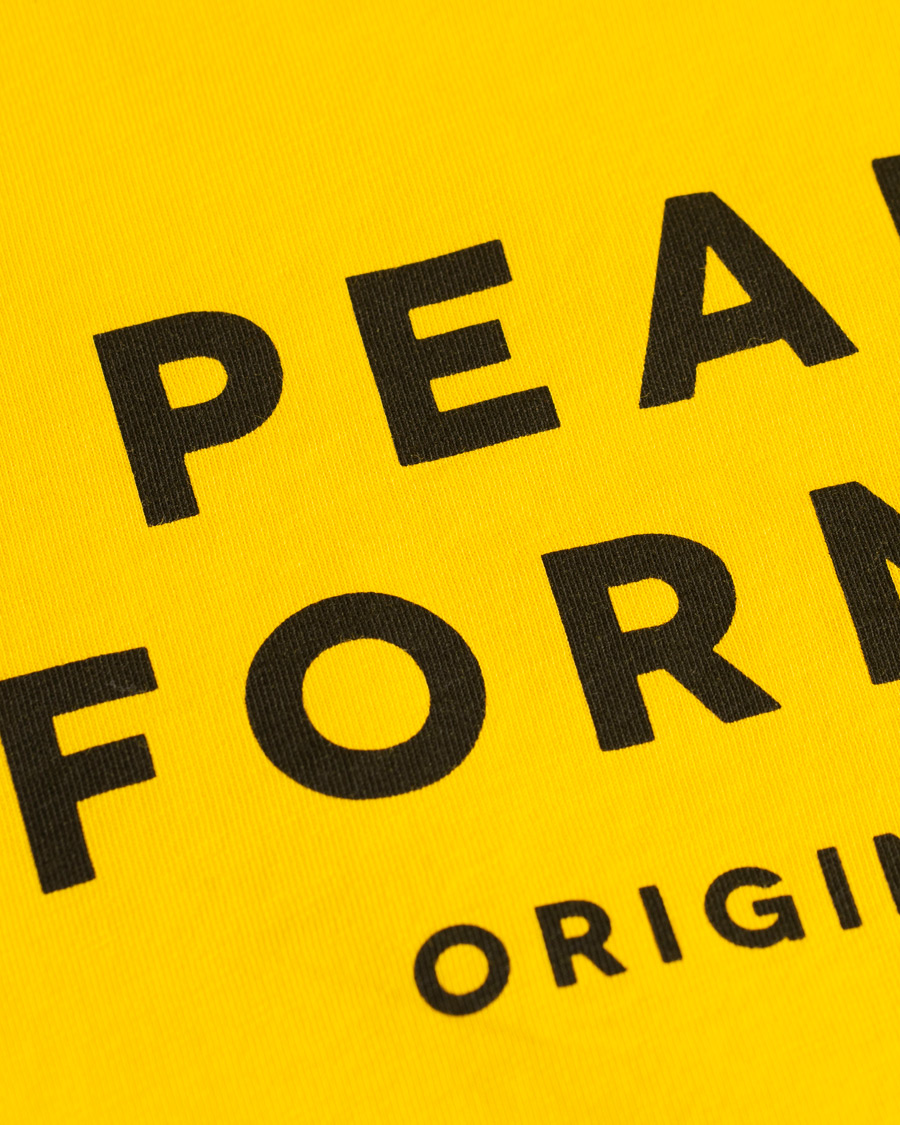 Herr | T-Shirts | Peak Performance | Logo Crew Neck Tee Dessert Yellow