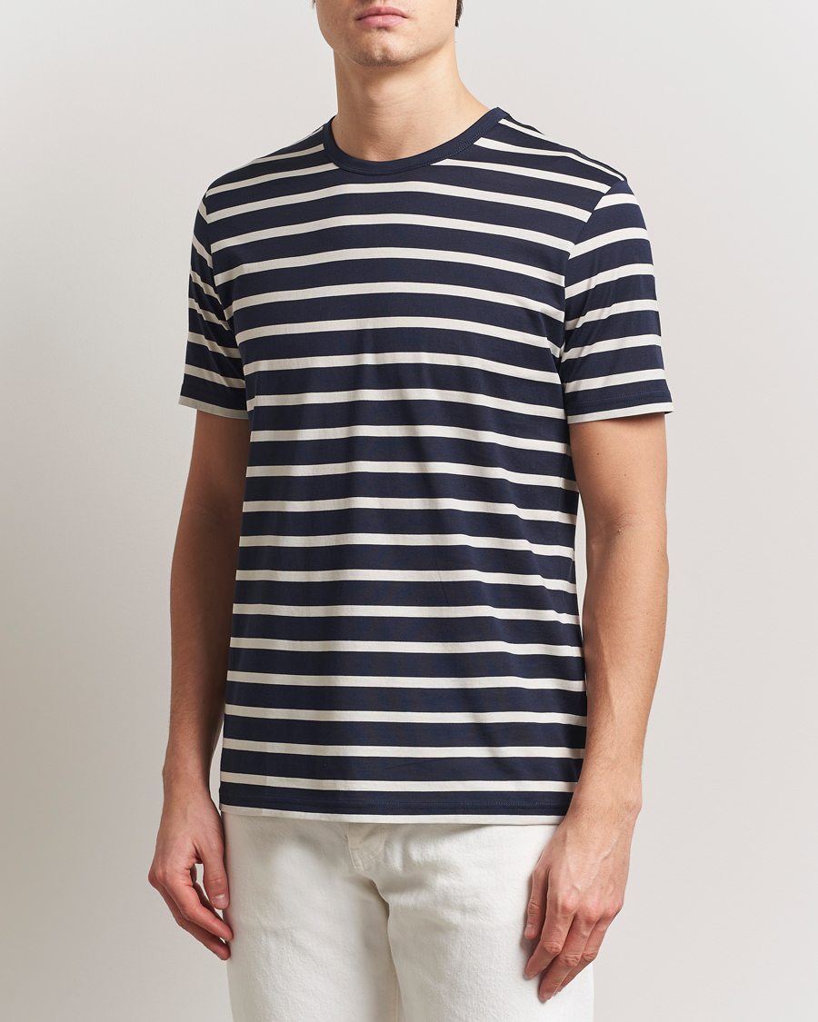 Herr | T-Shirts | Sunspel | Striped Crew Neck Q82 Cotton T-Shirt Navy/Ecru