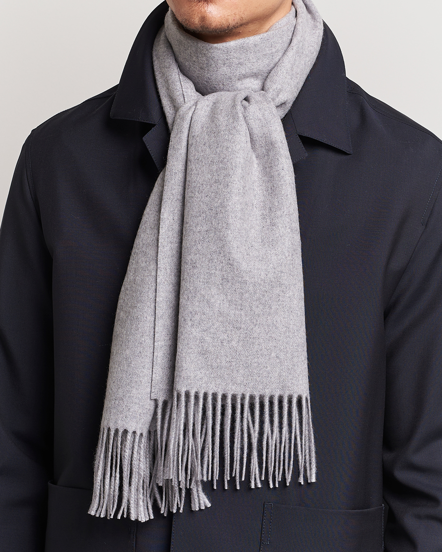 Herr |  | Piacenza Cashmere | Cashmere Scarf Light Grey