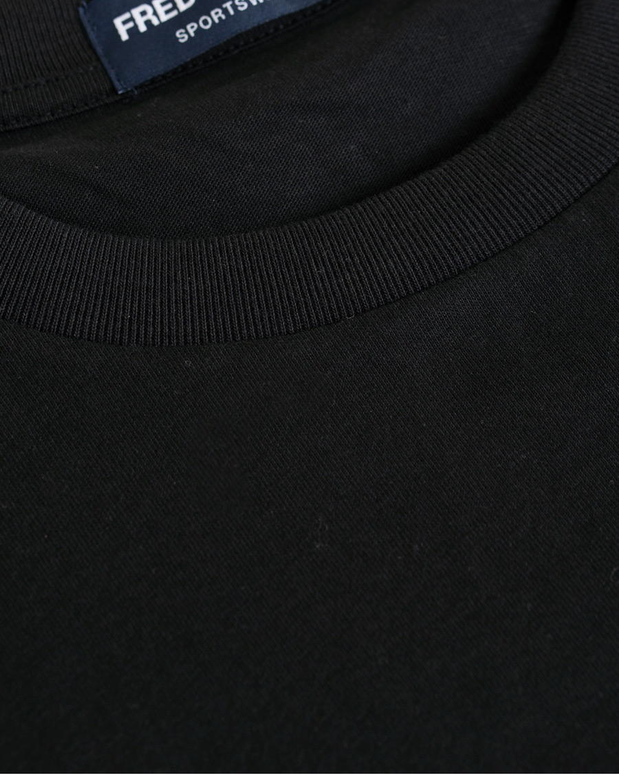 Herr | T-Shirts | Fred Perry | Logo Long Sleeve Tee Black