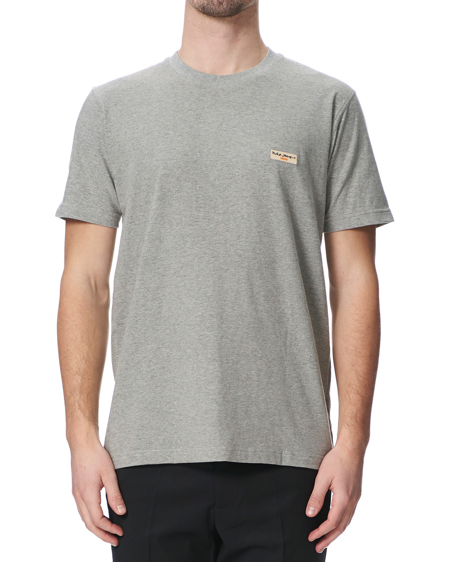 Herr | T-Shirts | Nudie Jeans | Daniel Logo Tee Grey Melange