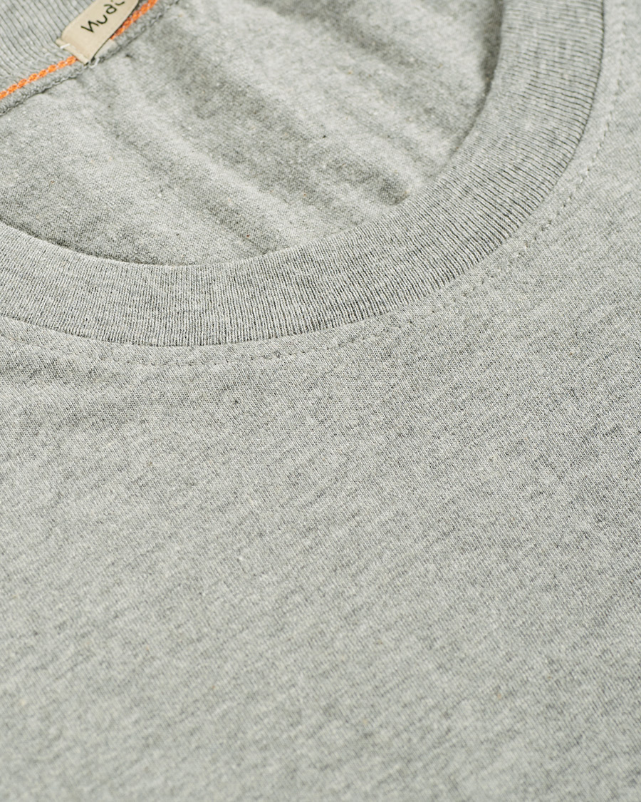 Herr | T-Shirts | Nudie Jeans | Daniel Logo Tee Grey Melange
