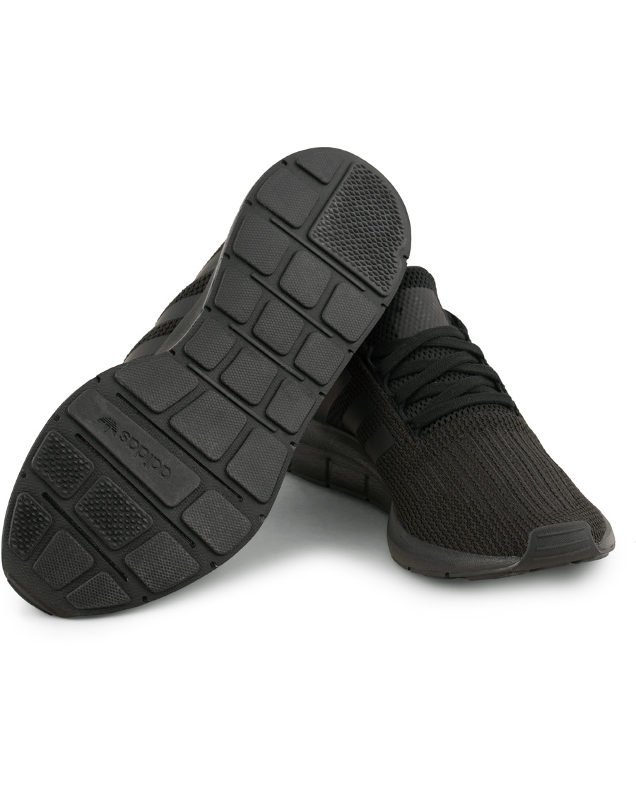 Herr | adidas Originals Swift Run Sneaker Core Black | adidas Originals | Swift Run Sneaker Core Black