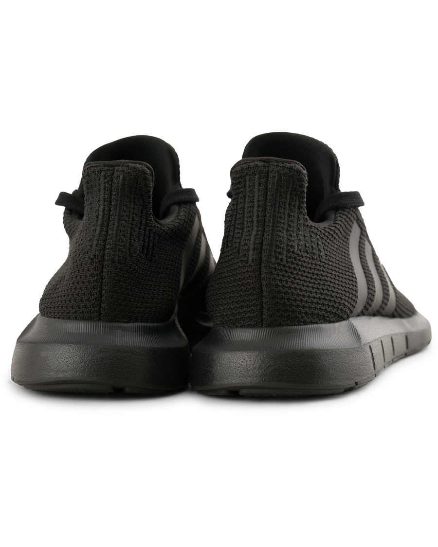 Herr | adidas Originals Swift Run Sneaker Core Black | adidas Originals | Swift Run Sneaker Core Black