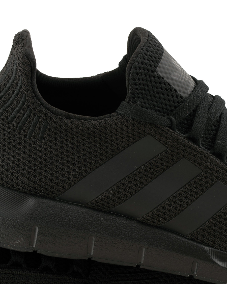 Herr | adidas Originals Swift Run Sneaker Core Black | adidas Originals | Swift Run Sneaker Core Black