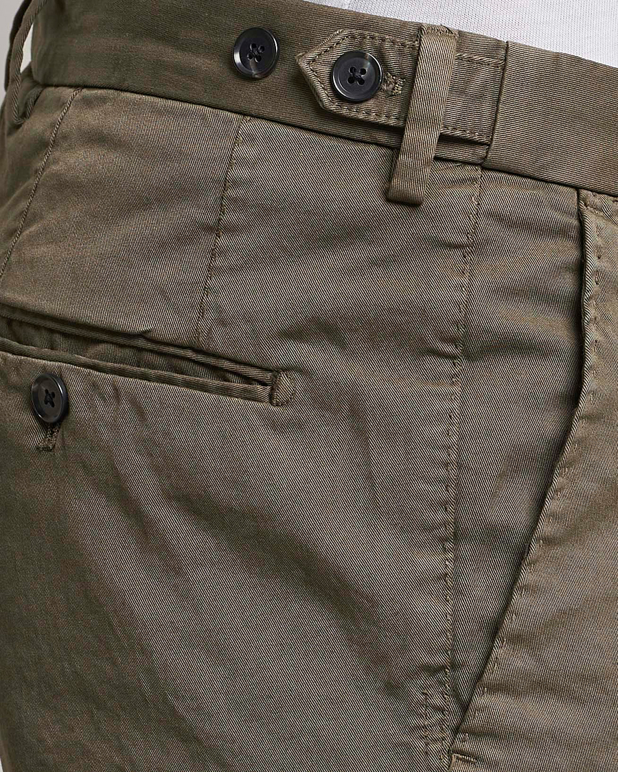 Herr | Byxor | Oscar Jacobson | Danwick Side Adjusters Chino Olive