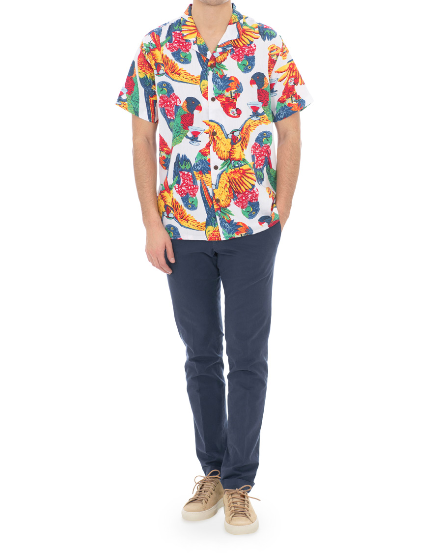 Levi's parrot shirt shop