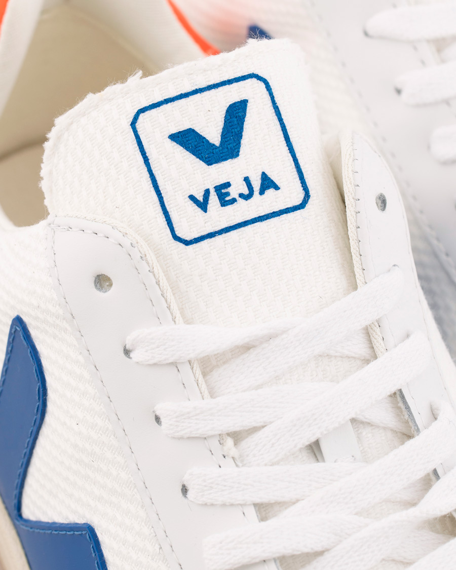 Herr | Veja V-12 Mesh Sneaker White/Indigo/Orange/Flou | Veja | V-12 Mesh Sneaker White/Indigo/Orange/Flou