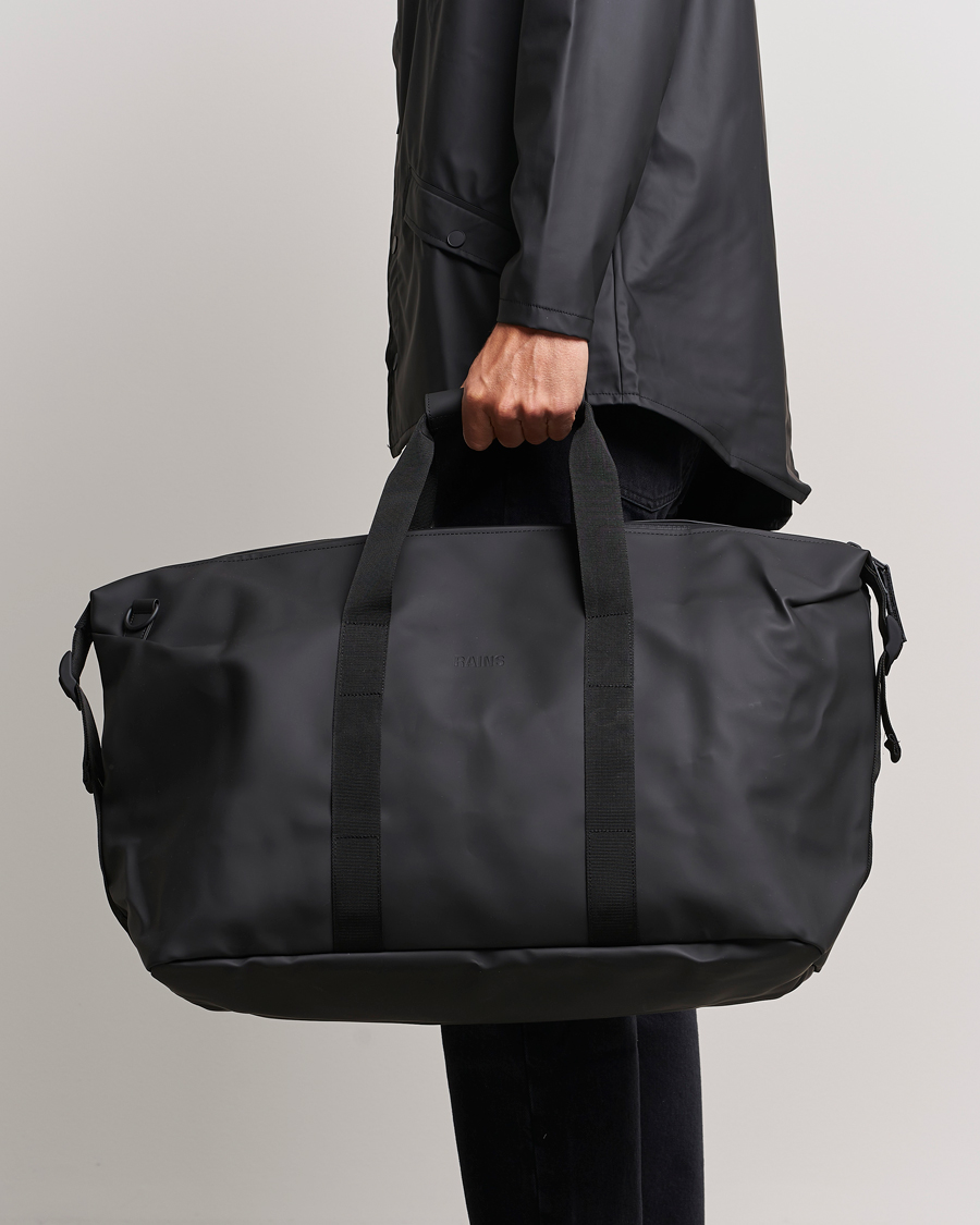 Herr | Wardrobe basics | RAINS | Weekendbag Black