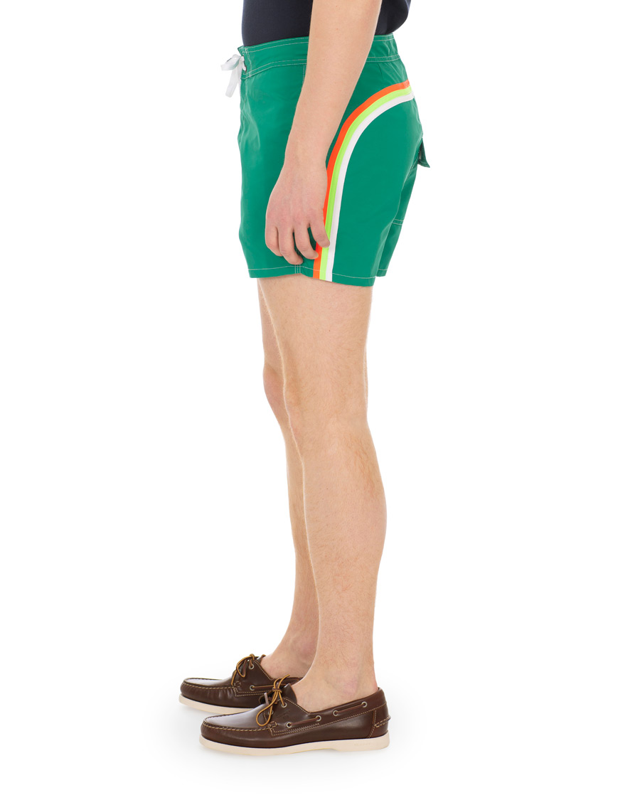 Herr | Badbyxor | Sundek | Rainbow Mid Length Swim Shorts Emerald Green