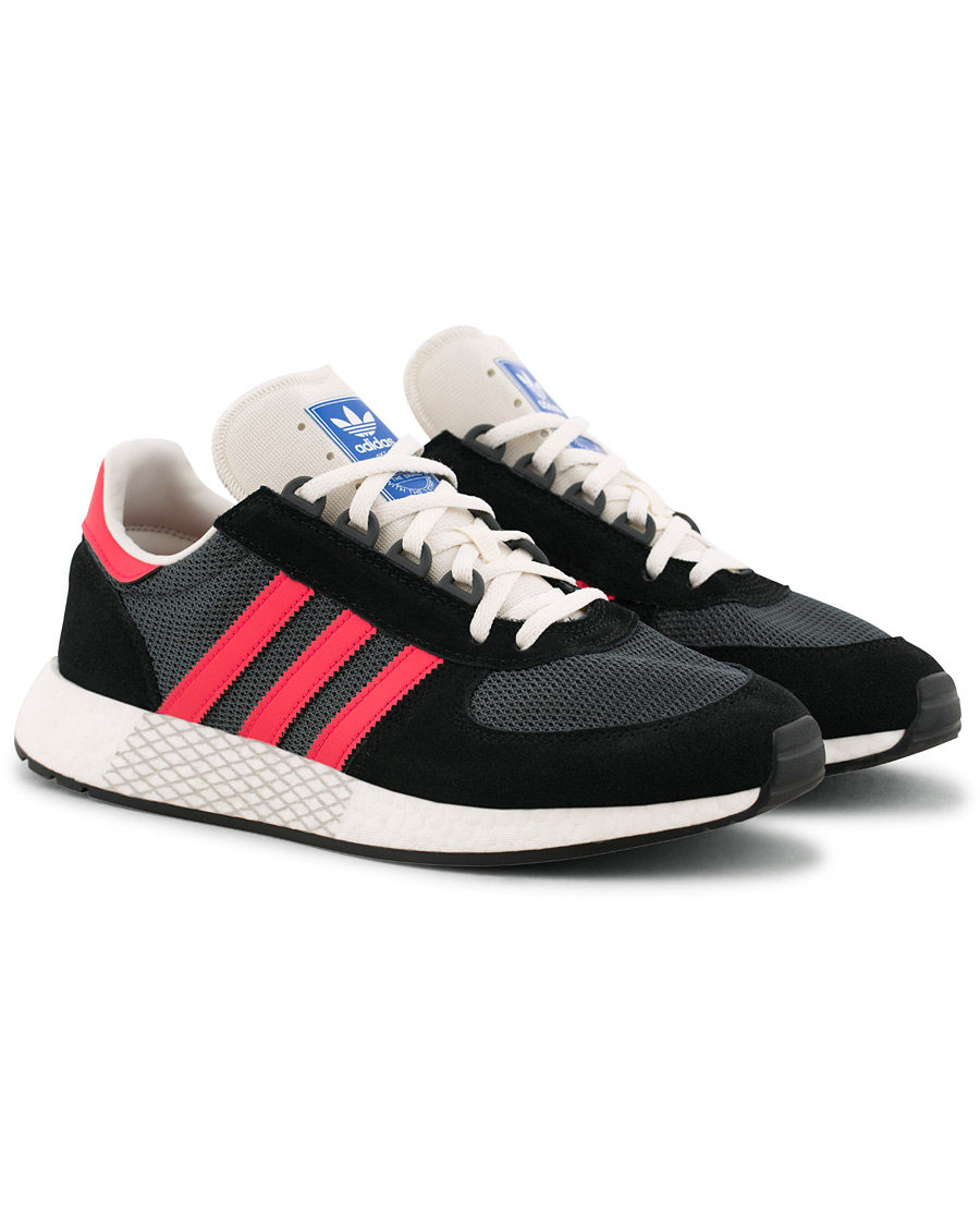 Herr | adidas Originals Marathon Tech Sneaker Core Black/Red | adidas Originals | Marathon Tech Sneaker Core Black/Red