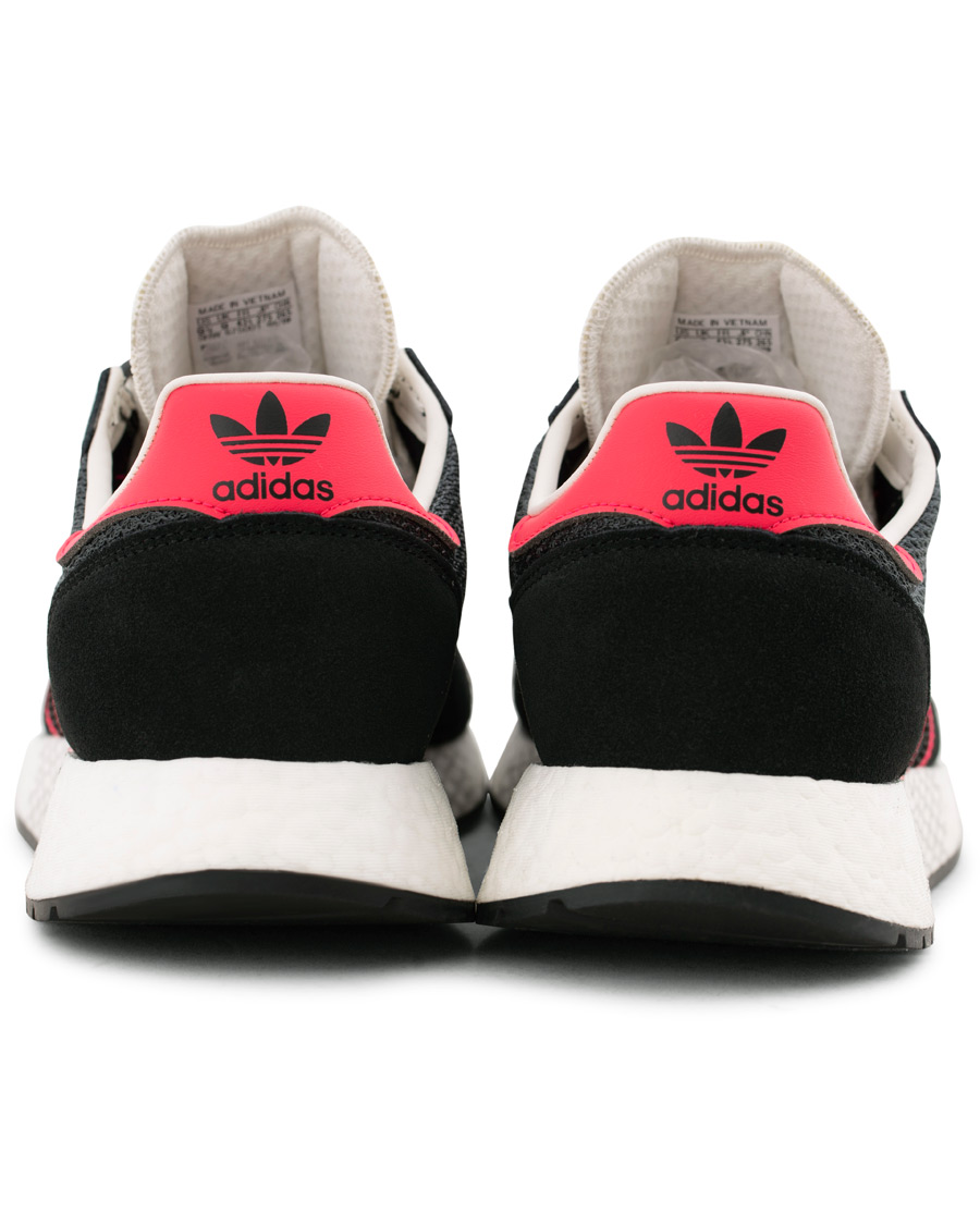 Herr | adidas Originals Marathon Tech Sneaker Core Black/Red | adidas Originals | Marathon Tech Sneaker Core Black/Red