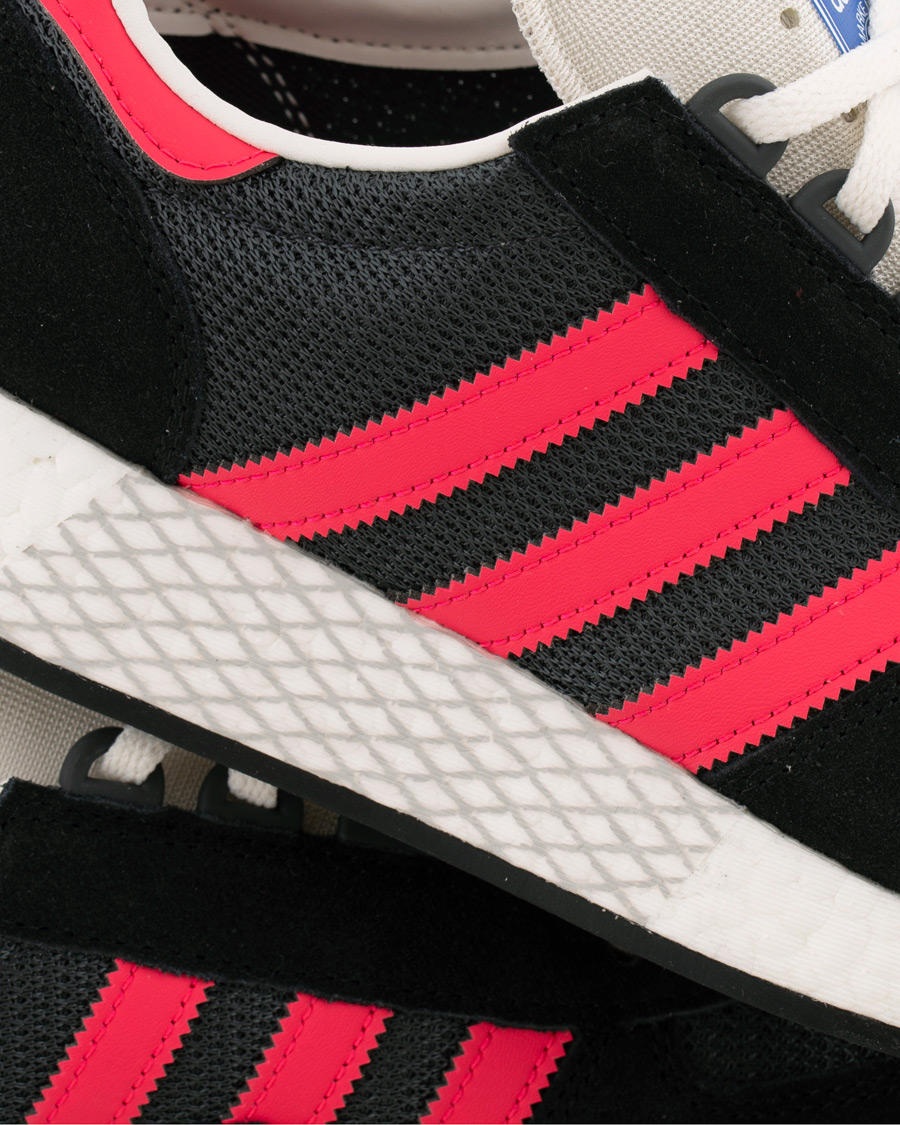 Herr | adidas Originals Marathon Tech Sneaker Core Black/Red | adidas Originals | Marathon Tech Sneaker Core Black/Red