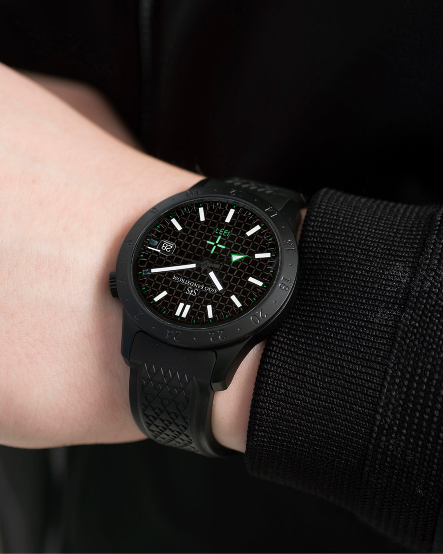 Herr | Sjöö Sandström Royal Steel Worldtimer LEET Black with Rubber 41mm | Sjöö Sandström | Royal Steel Worldtimer LEET Black with Rubber 41mm