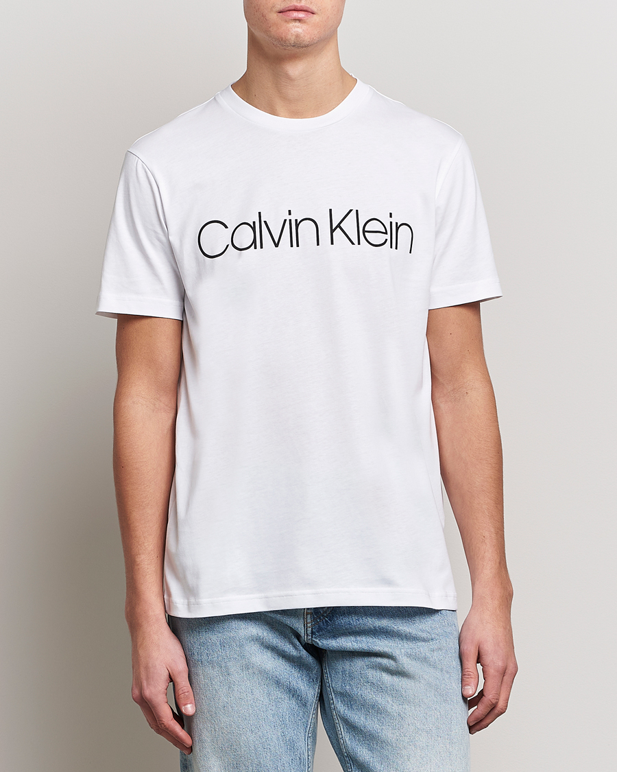 Herr | Realisation | Calvin Klein | Front Logo Tee White