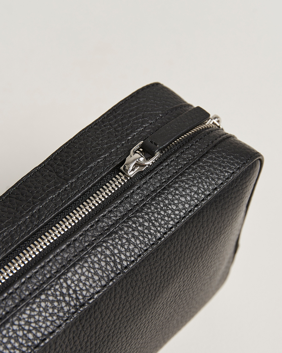 Herr | Väskor | Tiger of Sweden | Wes Grained Leather Toilet Bag Black