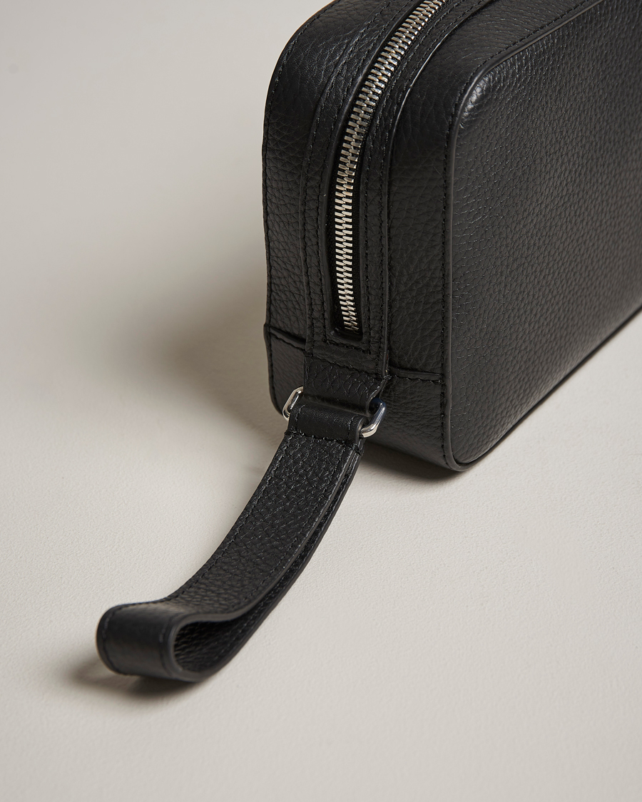 Herr | Väskor | Tiger of Sweden | Wes Grained Leather Toilet Bag Black