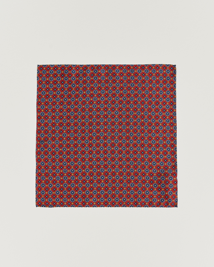 Herr | Näsdukar | Amanda Christensen | Medallion Silk Pocket Square Wine Red