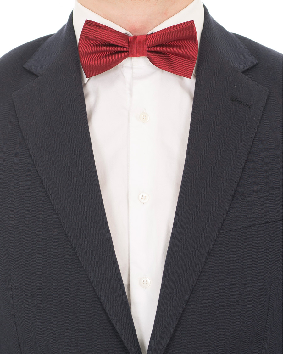 Herr | Amanda Christensen Pre Tie Silk Wine Red | Amanda Christensen | Pre Tie Silk Wine Red