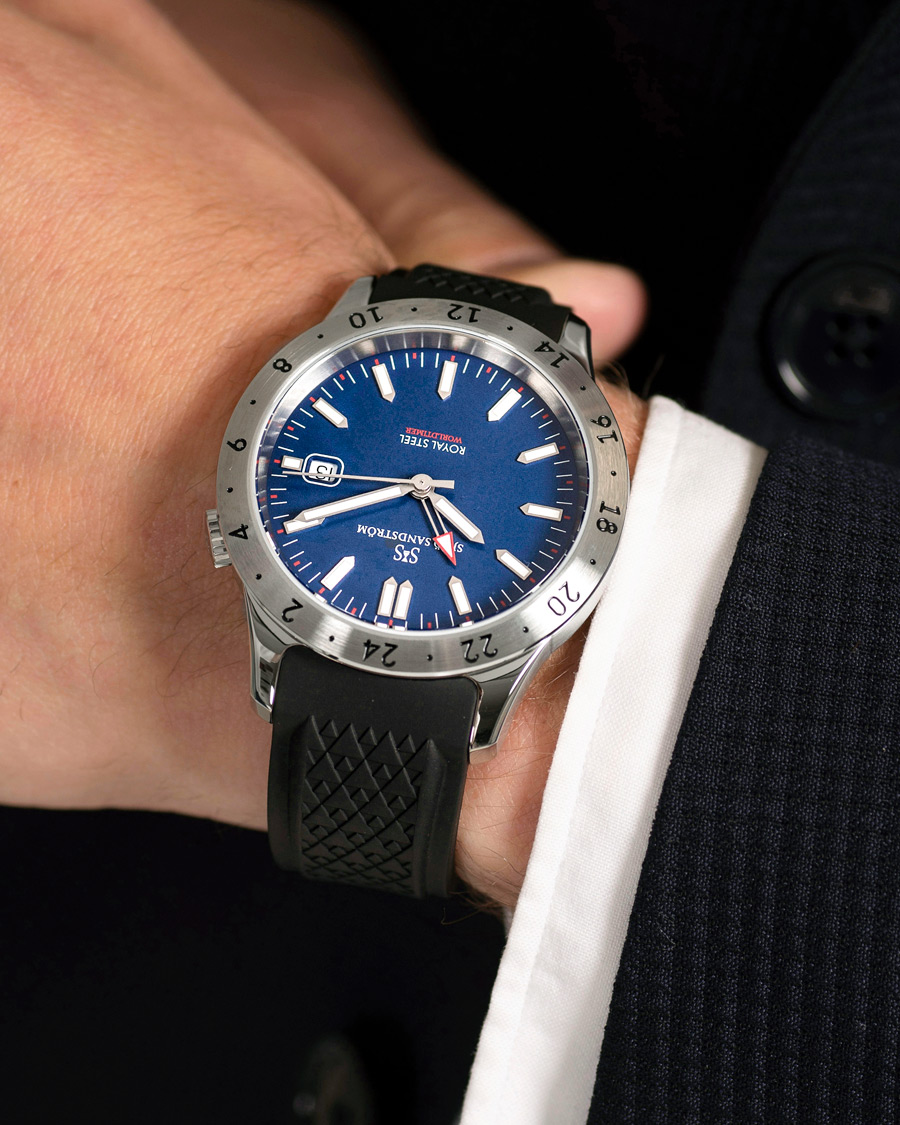 Herr | Sjöö Sandström Royal Steel Worldtimer 41mm Blue with Rubber | Sjöö Sandström | Royal Steel Worldtimer 41mm Blue with Rubber