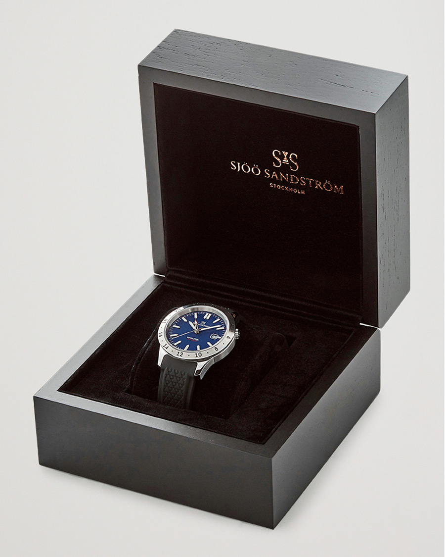 Herr | Sjöö Sandström Royal Steel Worldtimer 41mm Blue with Rubber | Sjöö Sandström | Royal Steel Worldtimer 41mm Blue with Rubber