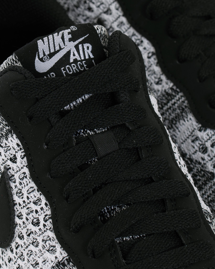 Herr | Nike Air Force 1 Flyknit Sneaker Black/Platinum | Nike | Air Force 1 Flyknit Sneaker Black/Platinum