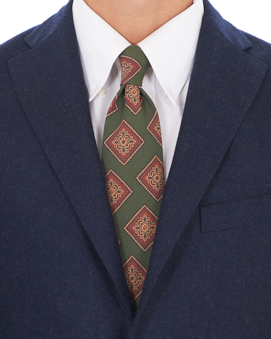 Herr | Drake's Washed Silk Printed Large Square Tie 8 cm Green | Drake's | Washed Silk Printed Large Square Tie 8 cm Green