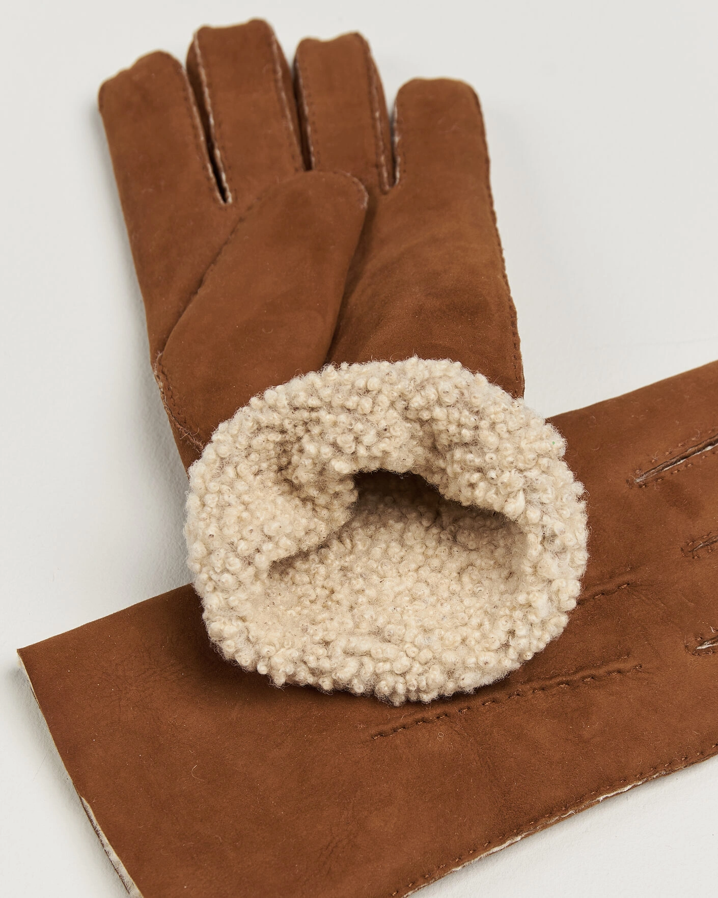 Herr | Handskar | Hestra | Lambskin Suede Handsewn Glove Congac