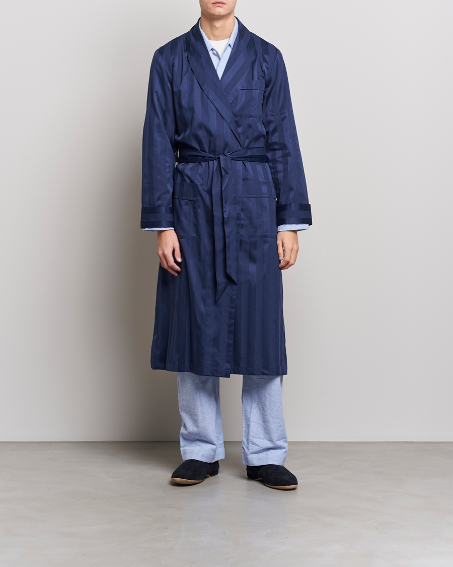 Herr | Pyjamas & Morgonrockar | Derek Rose | Striped Cotton Satin Dressing Gown Navy/Navy