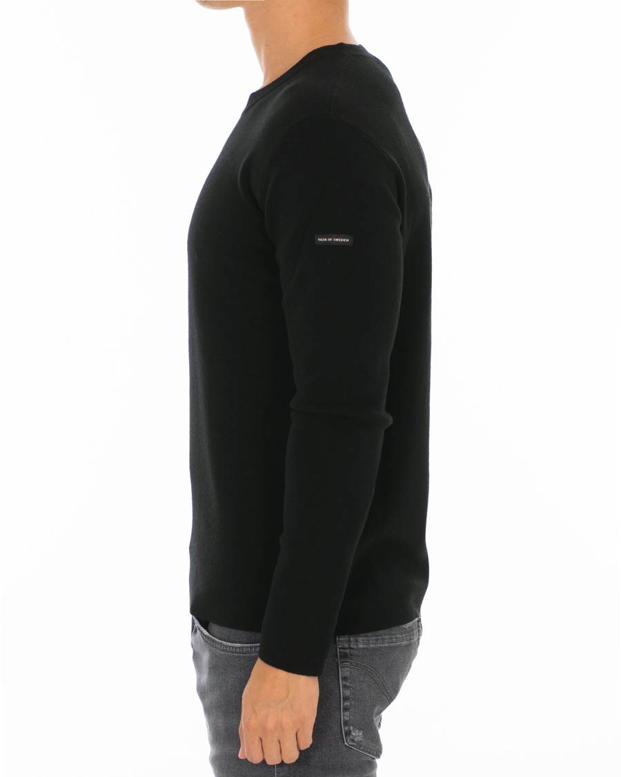 Herr | Tröjor | Tiger of Sweden | Harvik Wool Logo Crew Neck Black