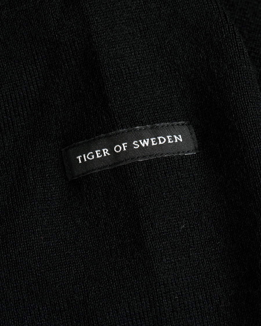Herr | Tröjor | Tiger of Sweden | Harvik Wool Logo Crew Neck Black